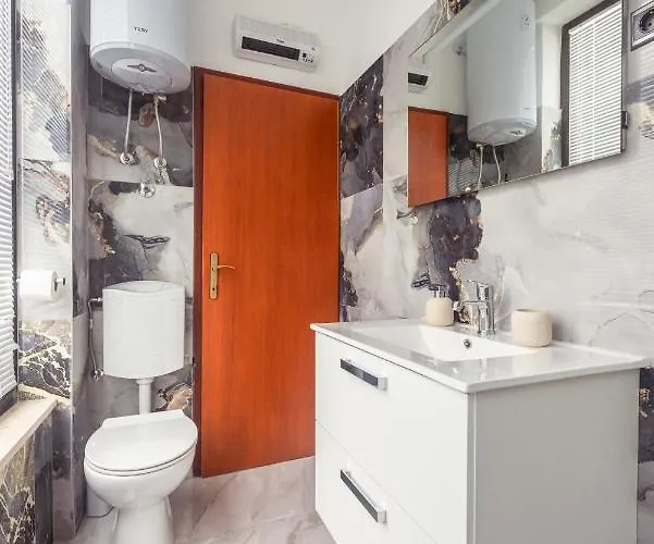 Baki 1 Apartamento Podstrana
